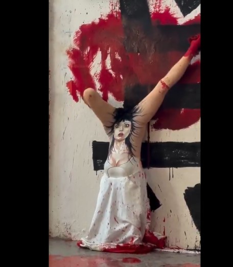 Artist Are Know For Using Their Body As Artwork, But This Just A Bizarre Piece